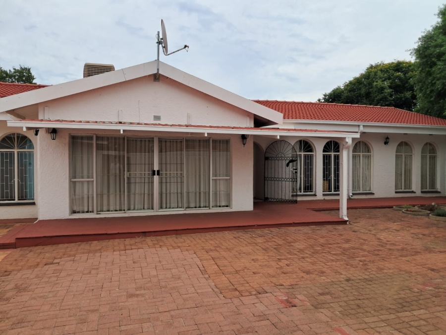 5 Bedroom Property for Sale in Royldene Northern Cape